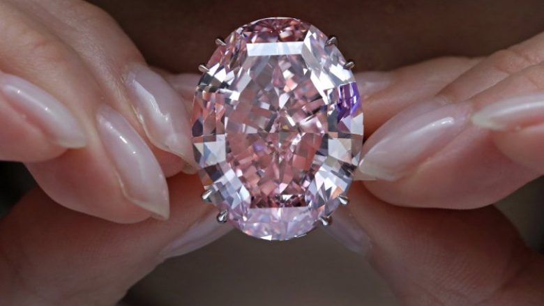 Del në shitje diamanti që çmimin fillestar e ka 60 milionë dollarë Foto)