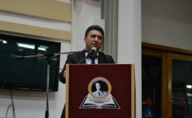 Drejtori i Gjimnazit të Prilepit u flet nxënësve kundër Deklaratës shqiptare dhe gjuhës shqipe (Video)