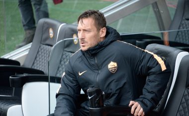 Totti ende i pavendosur nëse do të bëhet drejtor, agjent apo do të vazhdojë të luajë