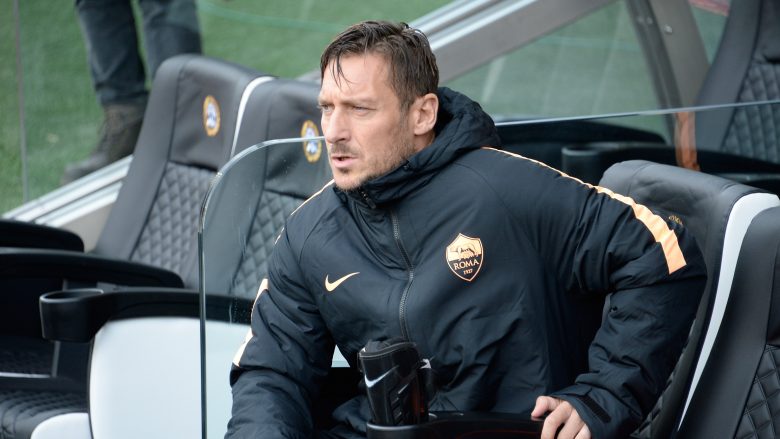 Totti ende i pavendosur nëse do të bëhet drejtor, agjent apo do të vazhdojë të luajë