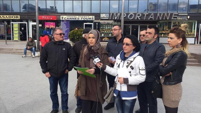 Gazetarët nga Gostivari e dënojnë sulmin ndaj kolegëve të tyre gjatë protestës së mbrëmshme