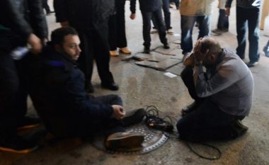 Mbi 100 gazetarë të vendeve të rajonit solidarizohen me kolegët e sulmuar gjatë protestës në Shkup