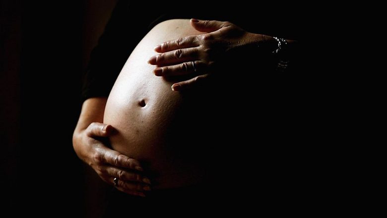 Cistet e vezoreve të nënës shtatzënë shkaktojnë autizëm