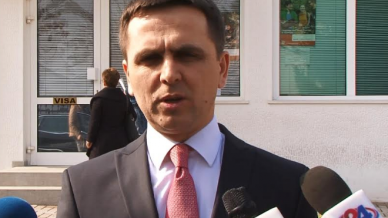 Kasami dhe Plomp diskutuan për situatën politike në Maqedoni