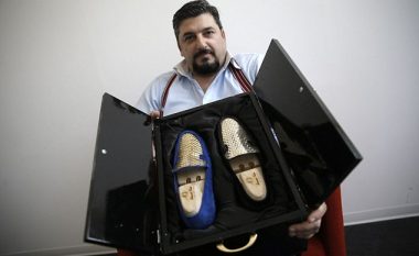 Këpucët e para me 24 karat ari (Foto)