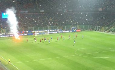 Ndërpritet ndeshja Itali – Shqipëri (Foto)