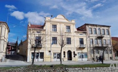 Identifikohet një sulmues i Shtëpisë së Alfabetit në Manastir (Video)