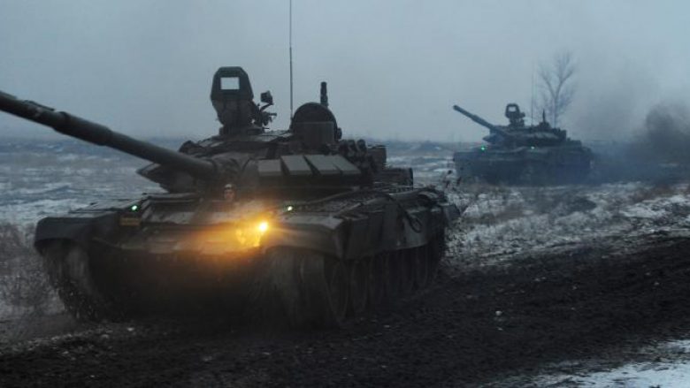 Putin i jep Serbisë dhjetëra tanke dhe aeroplanë luftarakë, falas!