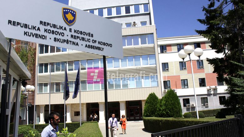 Vdes punëtori i administratës së Kuvendit të Kosovës në vend të punës