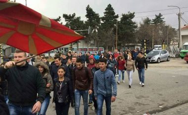 Drejtori i Gjimnazit të Prilepit ndikoi në rritjen e nxënësve protestues kundër shqiptarëve (Video)