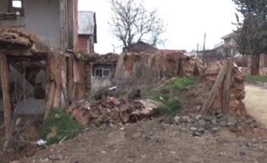 Prishen dhjetëra ndërtesa të vjetra në Pehçevë