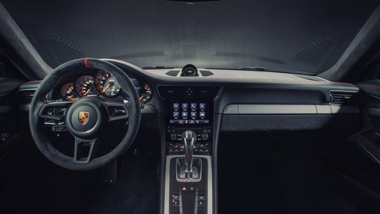 Porsche krijon e sistemin e autopilotimit, në nivelin e shoferëve të garave (Foto)