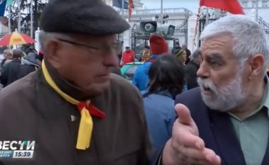 ”Çmenden” protestuesit, njëri prej tyre jepte deklaratë për një televizion që nuk është me pushtetin (Video)