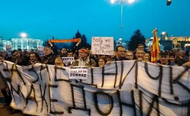 Vazhdojnë protestat kundër gjuhës shqipe në Maqedoni (Video)