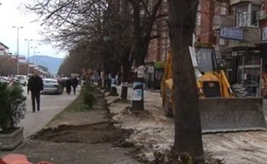 Rregullohen trotuaret në pjesën qendrore të Tetovës (Video)