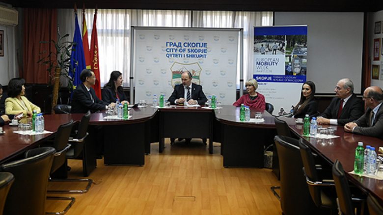 Një delegacion kinez viziton Bashkinë e Shkupit