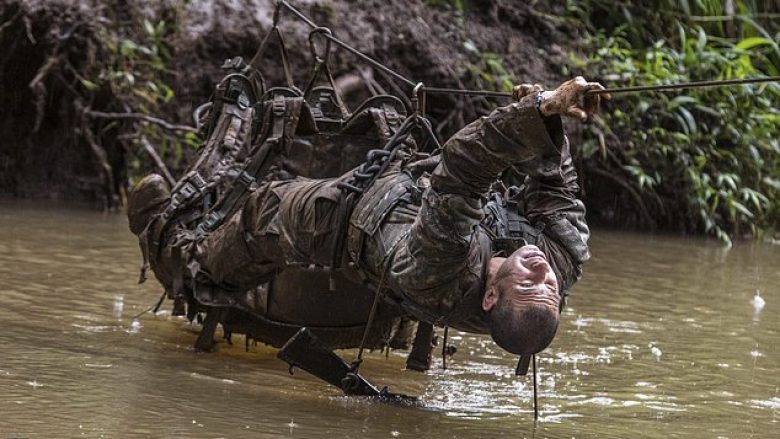 Trajnimet e vështira, të ushtarëve amerikanë: Nuk është lehtë të jesh më i forti në botë! (Foto)