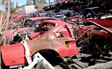 Vendi ku braktisen super-veturat e vjetra apo të dëmtuara (Video)