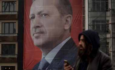 Turqia hedh poshtë kërkesën e BE-së për përmbajtje me Holandën