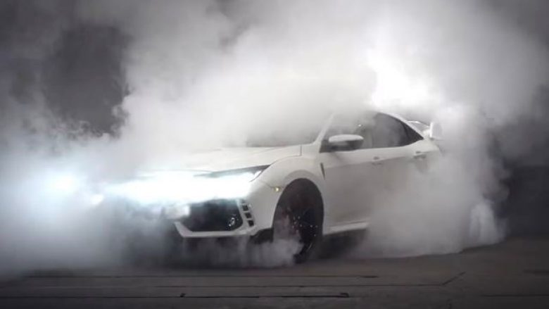 Zhurma “kërcënuese” e Honda Civic Type R (Video)