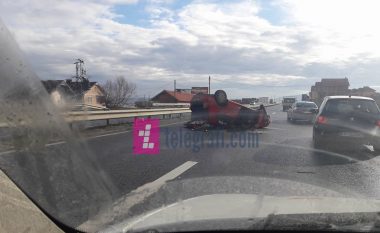 Aksident trafiku në magjistralen Prishtinë-Pejë (Foto)