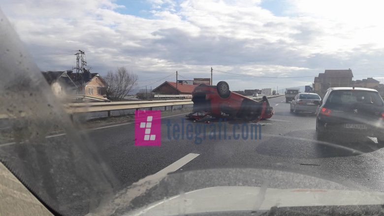 Aksident trafiku në magjistralen Prishtinë-Pejë (Foto)