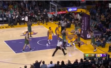 Përleshje në ndeshjen Lakers – Bucks, përjashtohen tri lojtarë (Video)
