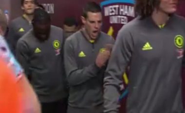 Azpilicueta motivon bashkëlojtarët ndaj West Hamit, kapiteni i ardhshëm? (Video)