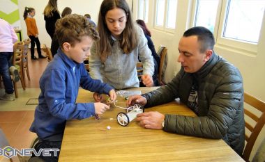 Prindërit mësojnë nga fëmijët për elektronikë në BONEVET! (Foto)