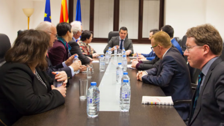 Poposki takohet me deputetët gjerman, diskutojnë për krizën në Maqedoni