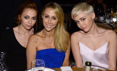 Ngjashëm me Kardashian, edhe familja e Miley Cyrus me serial televiziv (Video)