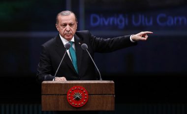 Tensionet Holandë-Turqi, Erdogan ua kujton Srebrenicën