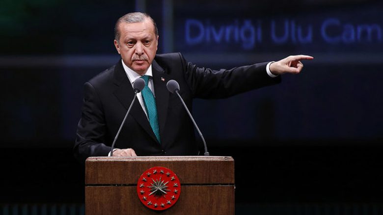 Tensionet Holandë-Turqi, Erdogan ua kujton Srebrenicën