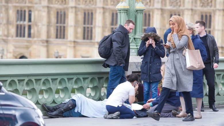 Sulmi në Londër: Fotografia që ka nxitur supozime të ndryshme në rrjetet sociale (Foto)