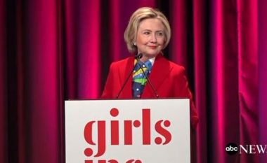 Hillary Clinton me fjalim prekës me rastin e 8 marsit (Video)