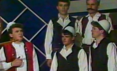 Ilir Shaqiri kujton kohën kur këndonte me heroin e Kosovës, Hamëz Jasharin (Video)