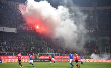 “Plisat” ndërprenë ndeshjen Itali-Shqipëri, shkak revolta ndaj Armando Dukës (Foto/Video)