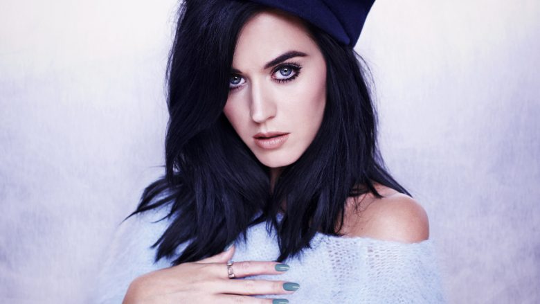 Katy Perry ndryshon pamje, ‘rruan’ kokën! (Foto)