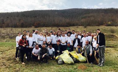 Të rinjtë e LDK-së pastrojnë Liqenin e Badovcit nga mbeturinat