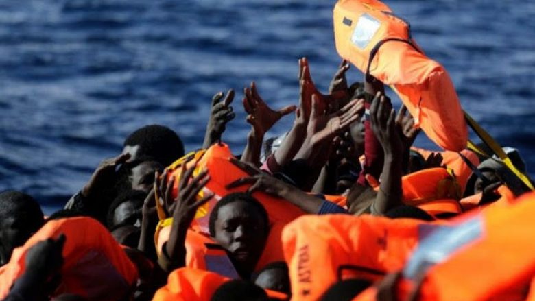 Trafikantët në Libi vrasin 20 migrantë
