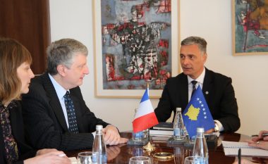 Lumezi dhe ambasadori i Francës flasin për sistemin prokurorial në Kosovë