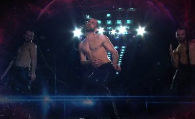 Mali i Zi në Eurovision me një "Conchita" mashkull, merr mijëra klikime dhe kritika (Video)