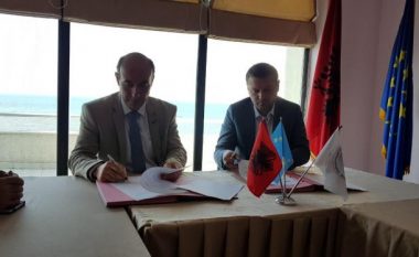 Marrëveshje bashkëpunimi në mes dy universiteteve të Prizrenit dhe Durrësit