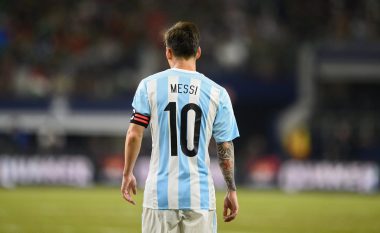 Messi nuk i lë shokët vetëm, në stadium për ta përkrahur Argjentinën (Foto)