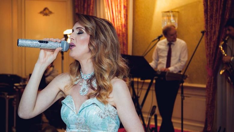 Miranda Hashani shënon 30 vjetorin e karrierës me koncert spektakolar