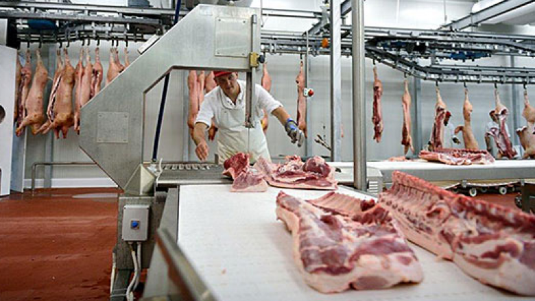 AUV: Rriten kontrollet për mishin nga Brazili