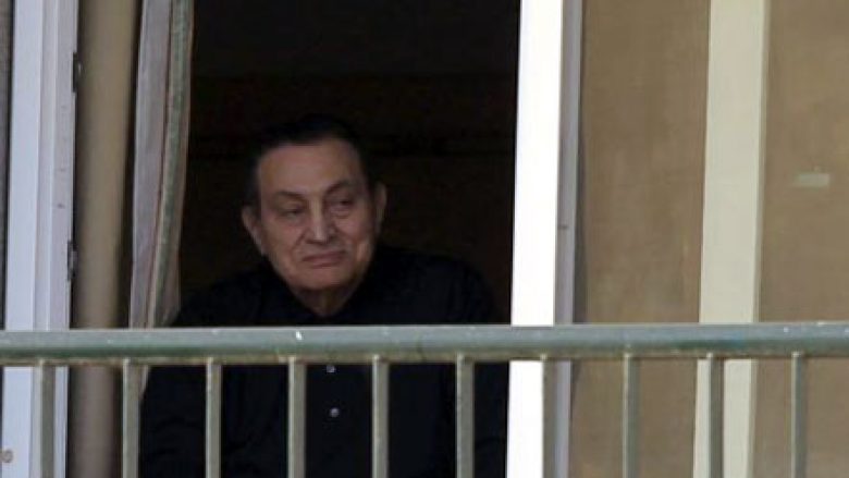 Egjipt, lirohet ish-presidenti Hosni Mubarak