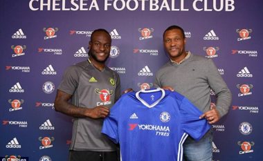 Moses vazhdon kontratën me klubin edhe për dy vite