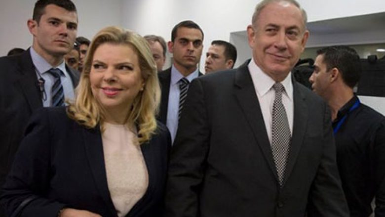 “Netanyahun e ka nxjerrë e shoqja nga makina” – paditet gazetari