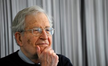 Chomsky: Trump mund të inskenojë sulme terroriste